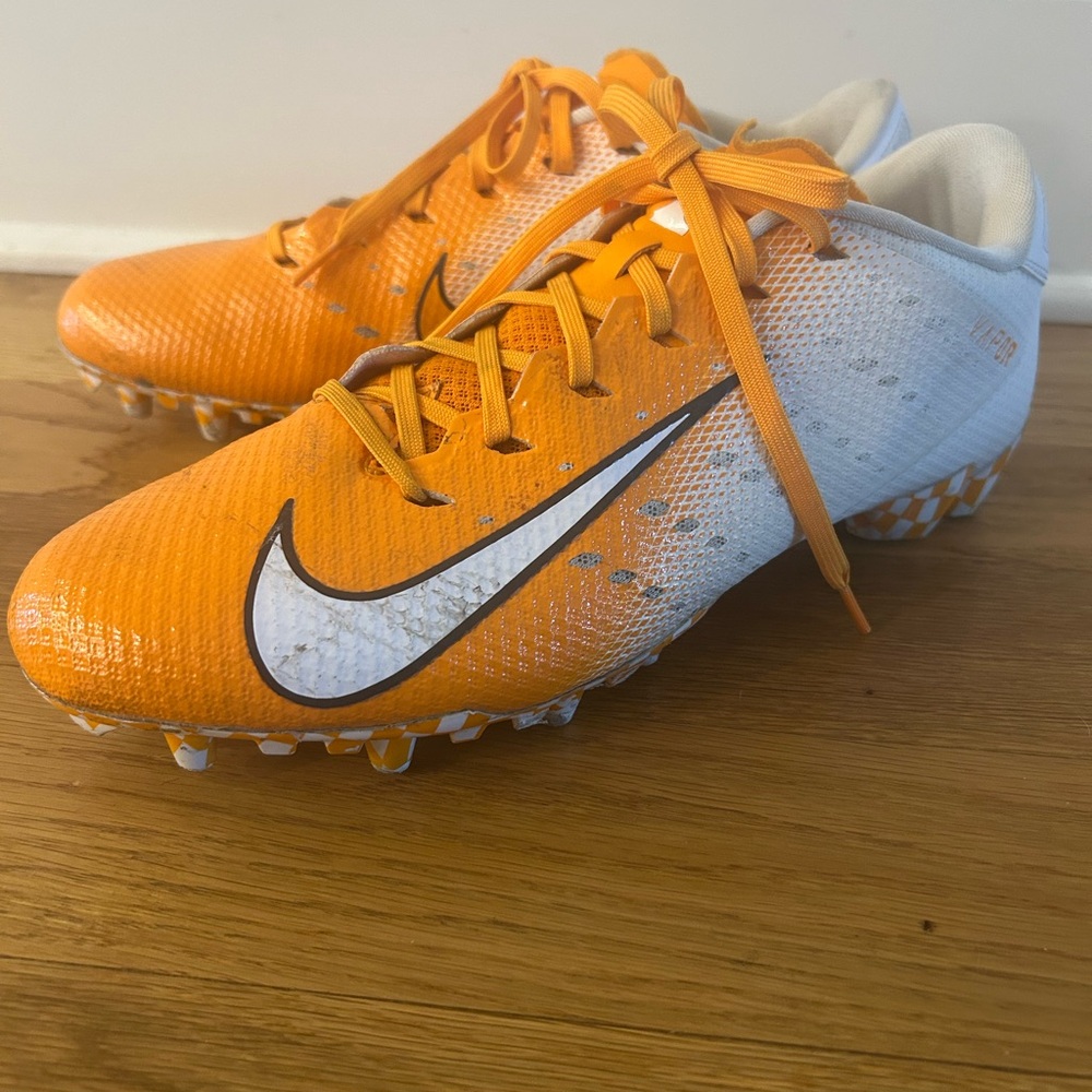 Nike Team PE Tennessee
Volunteers Vapor
Untouchable Speed 3 TD
Football Cleats